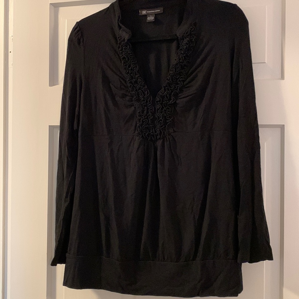 INC SZ L black v-neck ruffle top